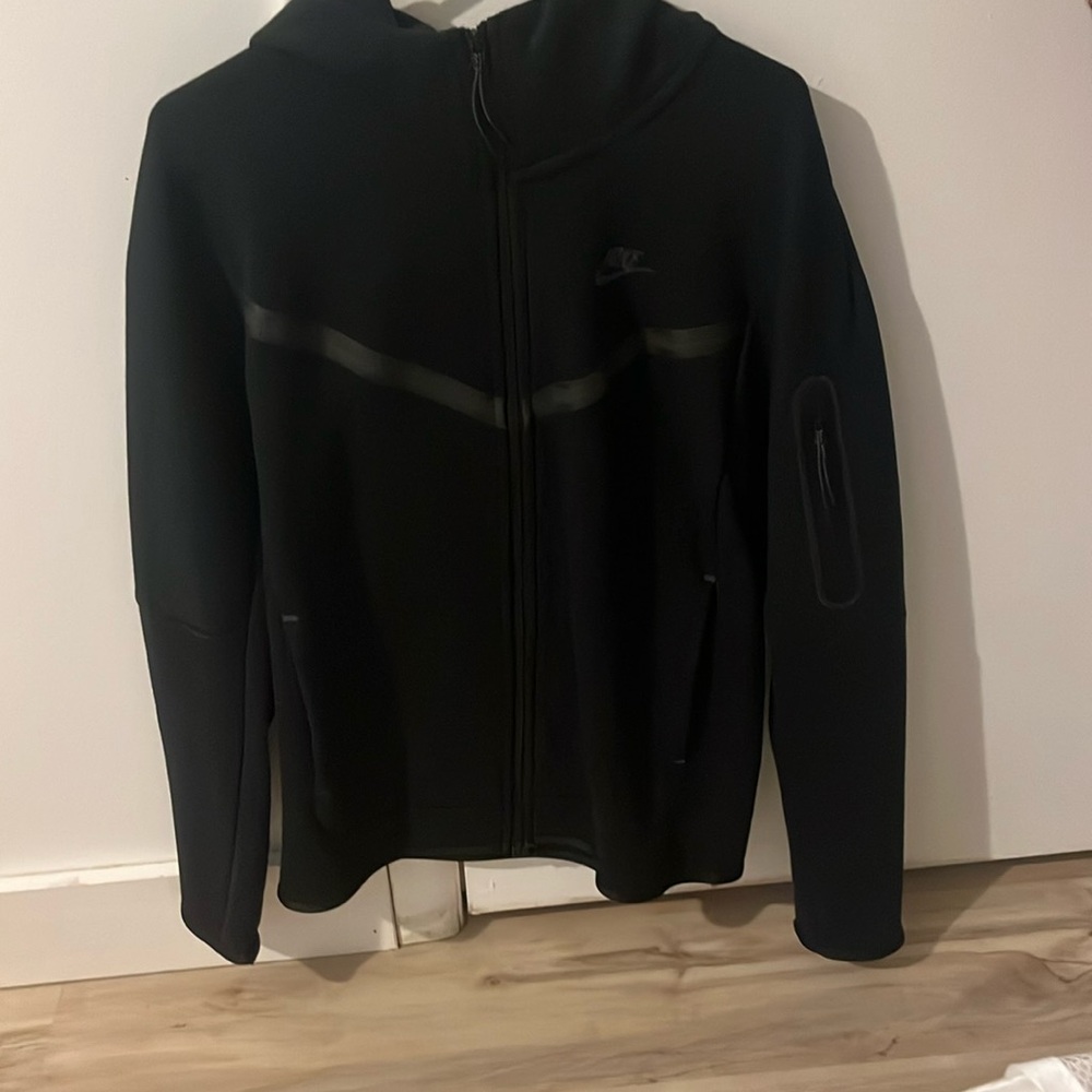 Men’s Nike Tech